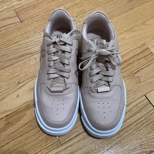 Nike Air Force 1 pixel